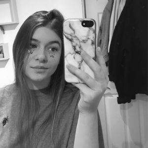 Meet your Posher, Laury